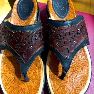 ARIAT sandals